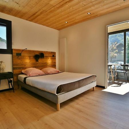 Bel Appartement Centre De Thones Lumineux Et Spacieux Neuf Eksteriør billede