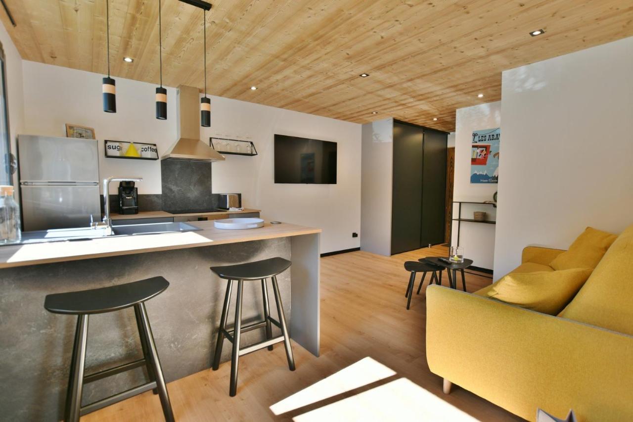 Bel Appartement Centre De Thones Lumineux Et Spacieux Neuf Eksteriør billede