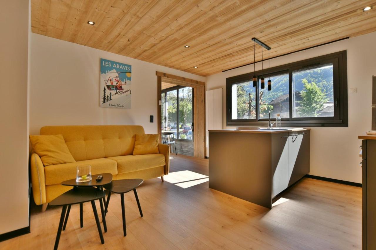 Bel Appartement Centre De Thones Lumineux Et Spacieux Neuf Eksteriør billede